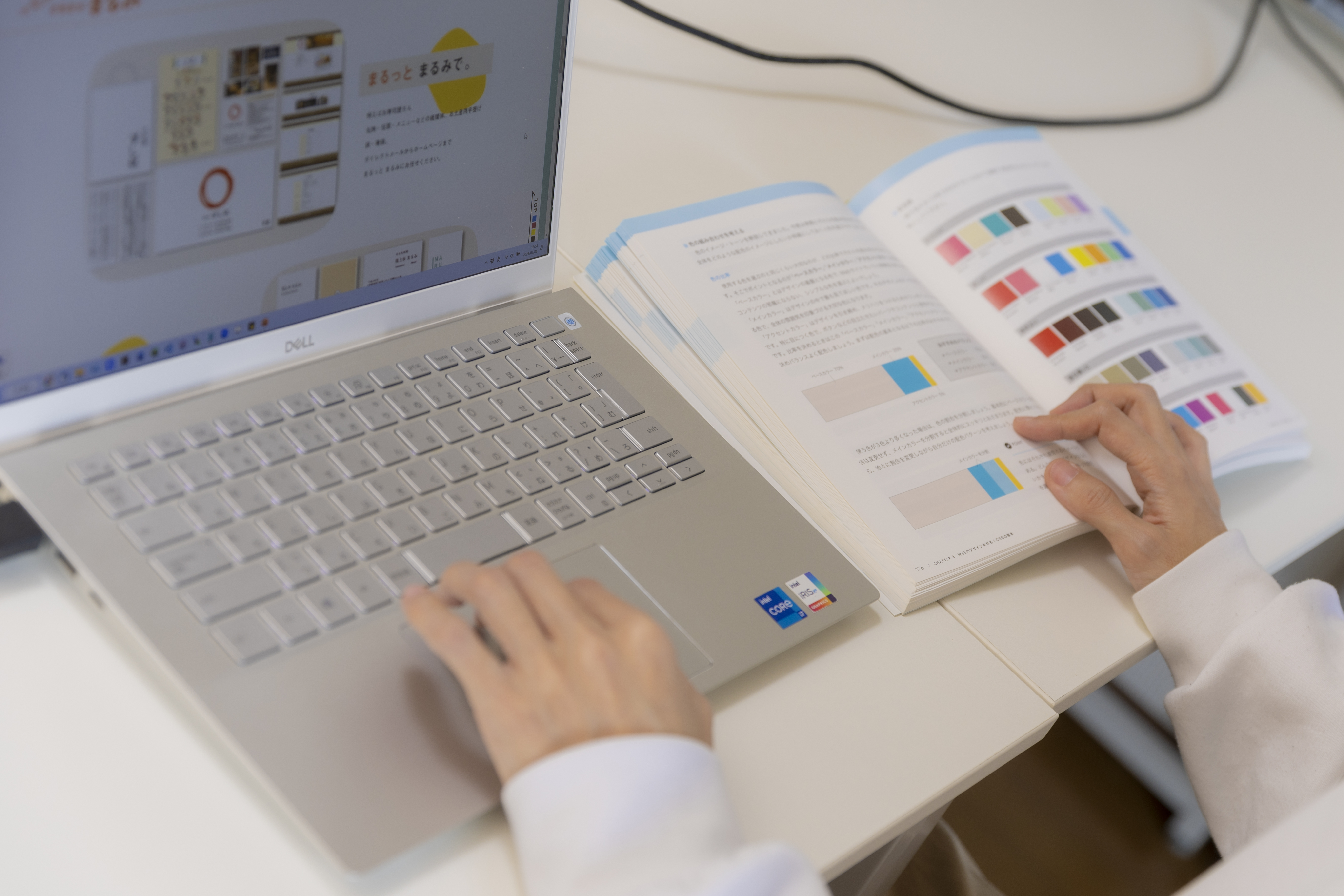 『まるみラボ』のホームページは、みんなで1からつくった自信作。「時間をかけた分、とてもいいサイトになったと思います」とAさん