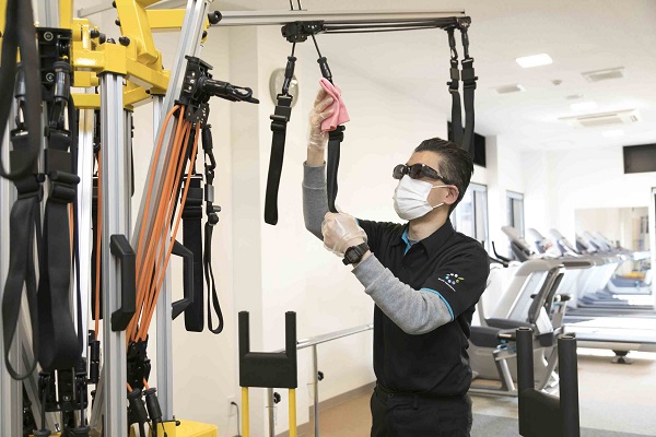 フィットネス機器の「ボディースパイダー」。安心・安全のために細やかな清掃は欠かせません