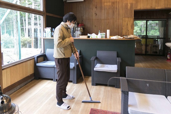 お客様を迎える場だけに、オフシーズンもすみずみまで清掃し清潔に