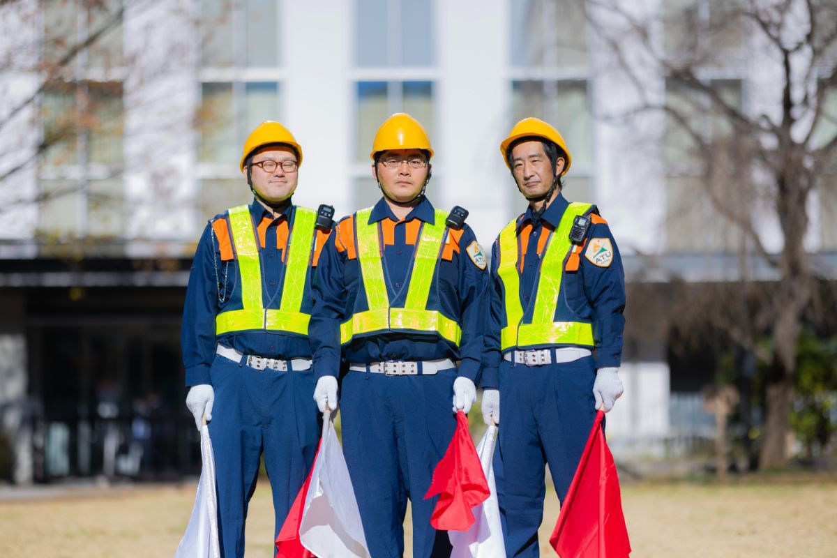 「自分のことを話すのが苦手な方が多いので、自然に話せる関係を構築することを心掛けています」と加藤さん（写真・右）