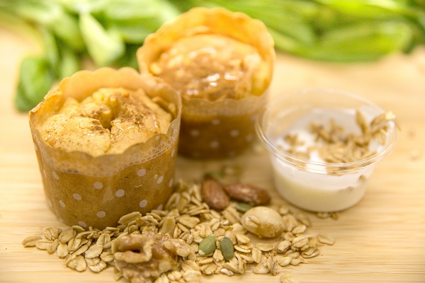 （写真提供：NPO法人東京ソテリア　ソテリアファーム）／マフィンはグルテンフリー。フードロス対策の意味もあり、小松菜であれば根の部分まで使用します